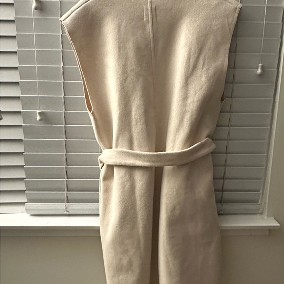 Zara - Picture 3 of 5